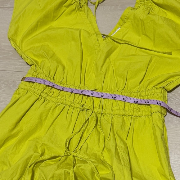 Free Assembly Yellow Midi Tiered V Neck Dress with Cap Sleeves - Picture 6 of 8